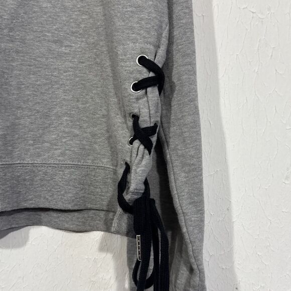 MTV Women’s Gray I Want My MTV Cropped Sweatshirt XL Lace up peek a boo sides - Picture 2 of 6
